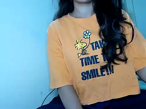 Snapshot of Queen-Bee143 chatting on February 2026 05:55:02 PM Queen-Bee143 online show from February 2026 05:55:02 PM