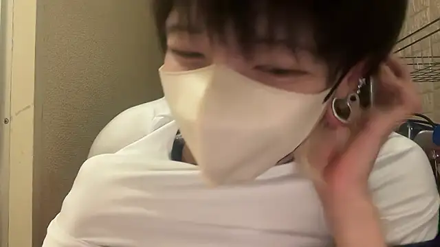 Snapshot of tora3220 chatting on October 2025 12:11:01 PM tora3220 online show from October 2025 12:11:01 PM