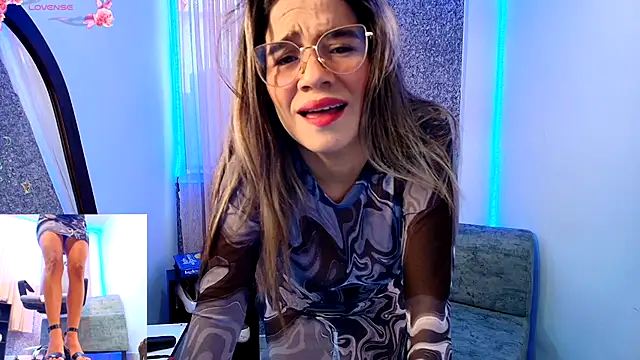 Sally Ricci online show from November 2025 03:25:01 PM