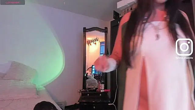 tellmemaddie online show from October 2025 02:41:02 PM