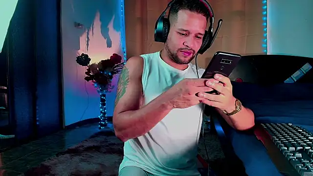 Snapshot of LucasGaeel chatting on October 2025 04:47:01 PM LucasGaeel online show from October 2025 04:47:01 PM