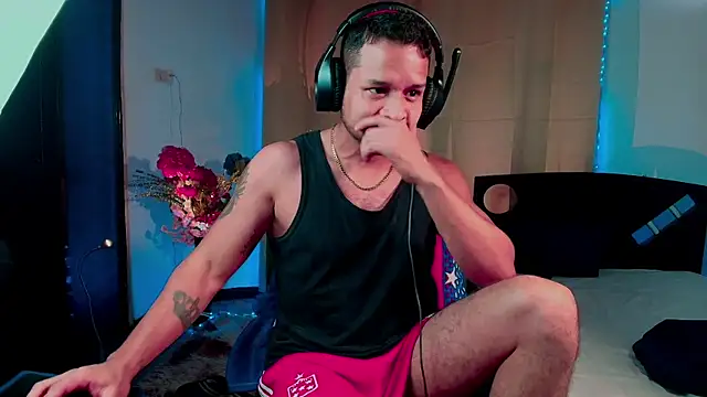 Snapshot of LucasGaeel chatting on October 2025 11:22:01 AM LucasGaeel online show from October 2025 11:22:01 AM