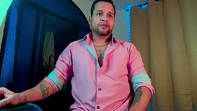 Snapshot of LucasGaeel chatting on November 2025 10:43:02 PM LucasGaeel online show from November 2025 10:43:02 PM