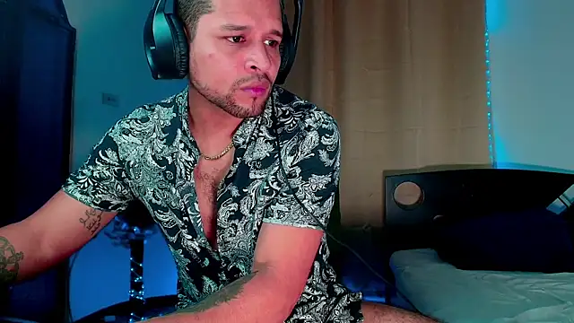 Snapshot of LucasGaeel chatting on November 2025 11:15:01 PM LucasGaeel online show from November 2025 11:15:01 PM