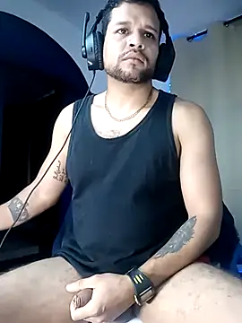 Snapshot of LucasGaeel chatting on November 2025 12:11:02 PM LucasGaeel online show from November 2025 12:11:02 PM