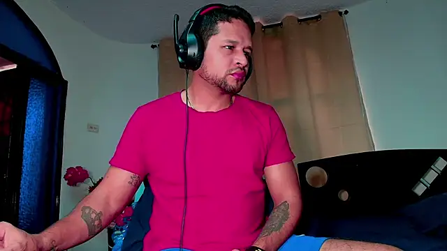 Snapshot of LucasGaeel chatting on November 2025 08:46:02 PM LucasGaeel online show from November 2025 08:46:02 PM