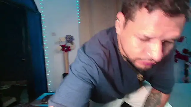 LucasGaeel online show from February 2026 03:15:01 AM