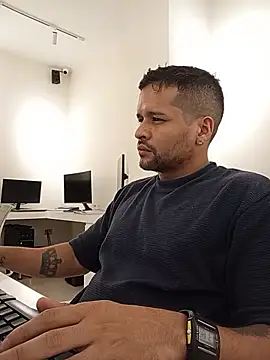 Snapshot of LucasGaeel chatting on July 2026 08:19:02 AM LucasGaeel online show from July 2026 08:19:02 AM