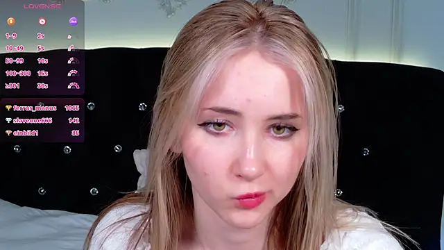 LiraKink online show from November 2025 09:48:02 AM