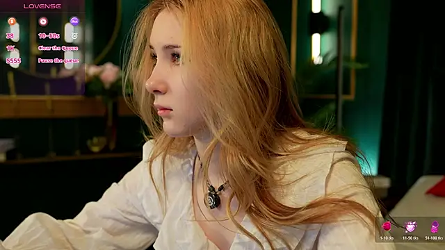 Snapshot of LiraKink chatting on February 2026 04:23:02 AM LiraKink online show from February 2026 04:23:02 AM