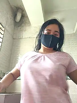 Love Queen11 online show from April 2026 07:35:01 AM