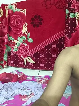 Snapshot of Love_Queen11 chatting on July 2026 04:45:02 PM Love Queen11 online show from July 2026 04:45:02 PM