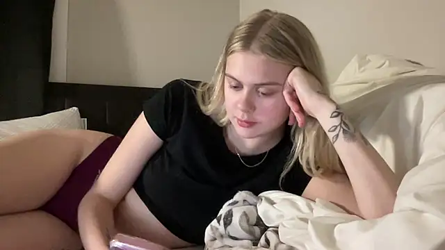 kittycreamgirl online show from October 2025 07:28:01 AM