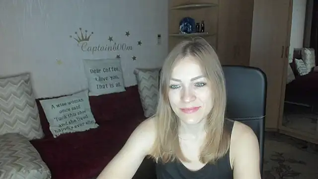 Tiffany Bates online show from October 2025 03:18:02 AM