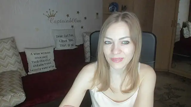 Tiffany Bates online show from November 2025 03:28:01 AM