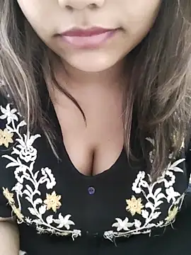 Snapshot of Miss_Rose__ chatting on November 2025 01:05:02 AM Miss Rose online show from November 2025 01:05:02 AM