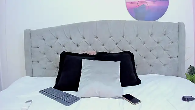 melevansxs online show from November 2025 08:30:01 PM