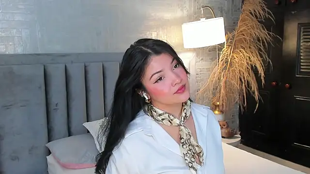 Snapshot of EmmaBlossom chatting on May 2026 12:34:02 PM EmmaBlossom online show from May 2026 12:34:02 PM