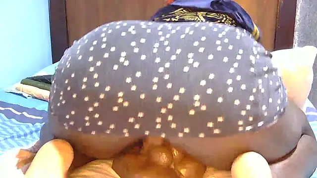 Snapshot of SpiceySnack chatting on February 2026 03:17:01 AM SpiceySnack online show from February 2026 03:17:01 AM