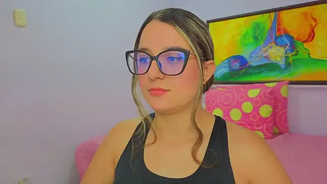 Snapshot of katiaa_lovv chatting on May 2026 12:23:01 PM katiaa lovv online show from May 2026 12:23:01 PM