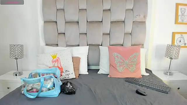 Snapshot of ChikiBom28 chatting on October 2025 07:34:02 PM ChikiBom28 online show from October 2025 07:34:02 PM