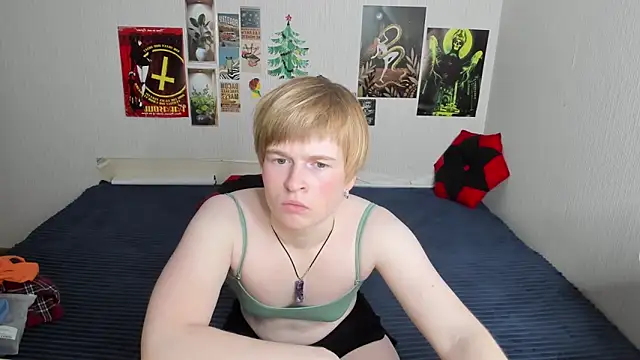 Cattie w  online show from April 2026 01:14:01 AM