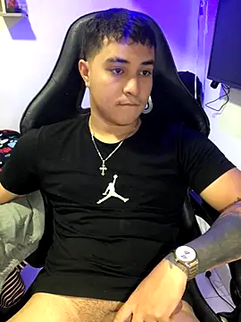 Snapshot of loki32men chatting on October 2025 04:43:02 AM loki32men online show from October 2025 04:43:02 AM