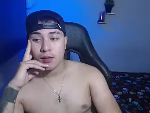 Snapshot of loki32men chatting on October 2025 07:00:01 PM loki32men online show from October 2025 07:00:01 PM