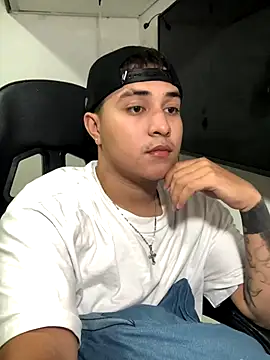 Snapshot of loki32men chatting on October 2025 03:18:01 AM loki32men online show from October 2025 03:18:01 AM