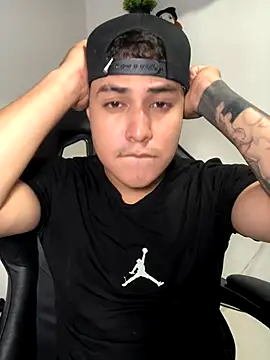 Snapshot of loki32men chatting on October 2025 04:24:02 AM loki32men online show from October 2025 04:24:02 AM