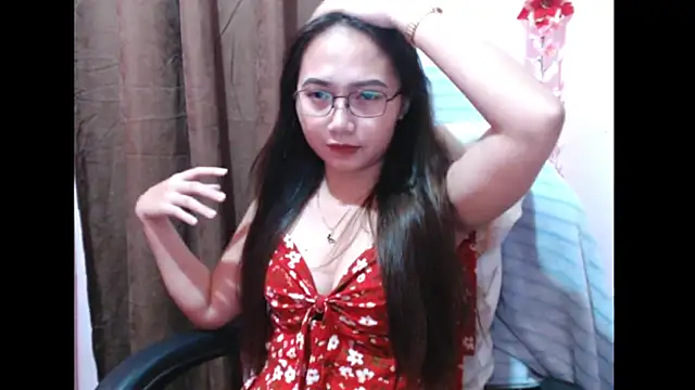 Snapshot of pinayscarlet chatting on October 2025 02:31:02 AM pinayscarlet online show from October 2025 02:31:02 AM