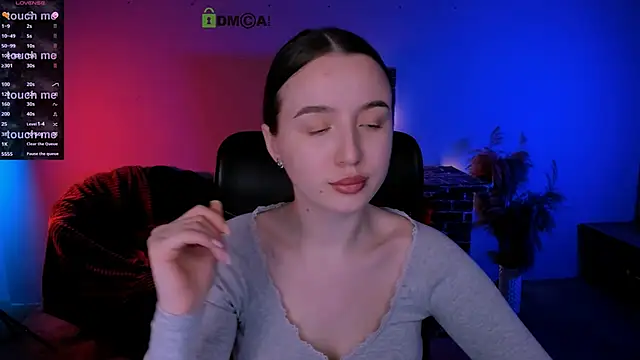 leslie bird online show from December 2025 11:49:02 AM