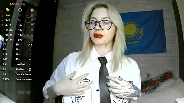 Snapshot of MernaGoggin chatting on September 2025 02:44:02 PM MernaGoggin online show from September 2025 02:44:02 PM