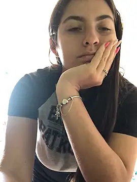 Snapshot of larj021bb chatting on November 2025 01:31:01 PM larj021bb online show from November 2025 01:31:01 PM