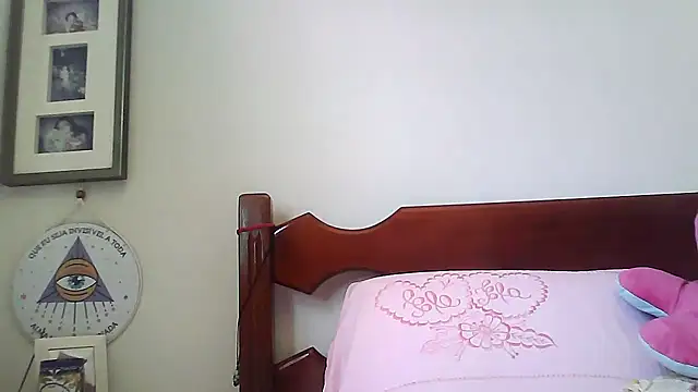 Snapshot of larj021bb chatting on November 2025 02:17:01 PM larj021bb online show from November 2025 02:17:01 PM