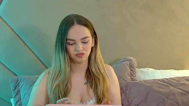 AnitaVenture online show from April 2026 04:39:01 AM