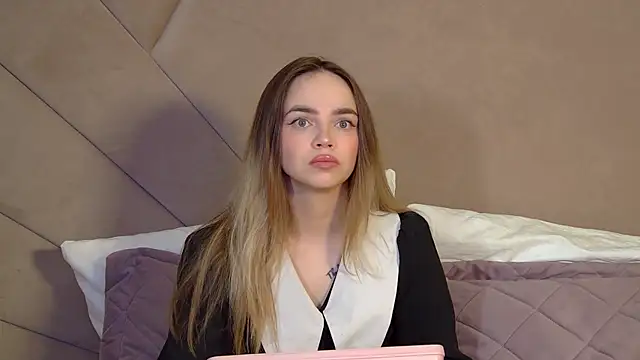 AnitaVenture online show from April 2026 04:15:01 AM