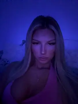 blondeeee online show from March 2026 05:38:01 PM