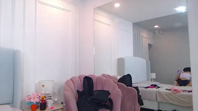 ChantalGarner online show from October 2025 01:25:02 PM