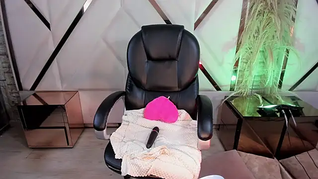 Snapshot of Irina_Rouse chatting on February 2026 02:07:02 PM Irina Rouse online show from February 2026 02:07:02 PM