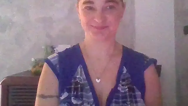 Snapshot of GoldenAngelMilf chatting on October 2025 07:19:02 AM GoldenAngelMilf online show from October 2025 07:19:02 AM