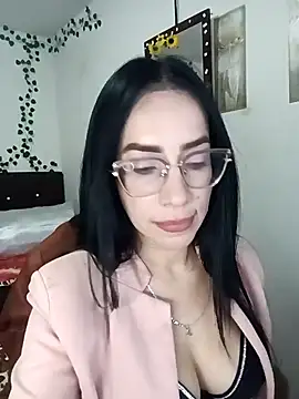 YaraDuartee online show from February 2026 11:53:02 PM