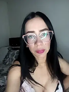 YaraDuartee online show from April 2026 01:28:02 AM