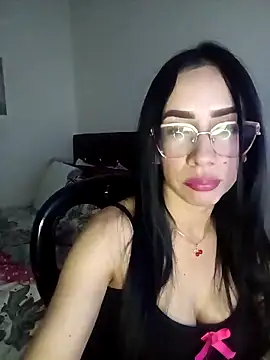 YaraDuartee online show from April 2026 01:11:01 AM