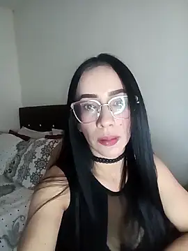 YaraDuartee online show from April 2026 09:30:01 PM