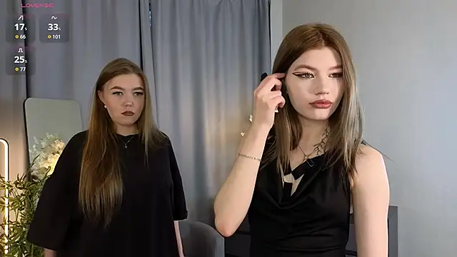 TwixieGuo online show from November 2025 10:36:01 AM