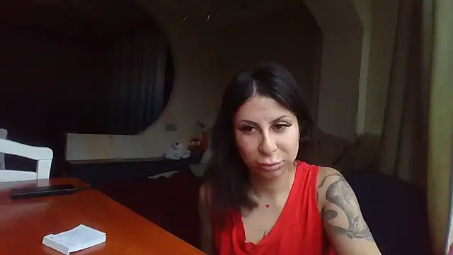 Snapshot of QueenMomyS chatting on November 2025 09:24:01 AM QueenMomyS online show from November 2025 09:24:01 AM