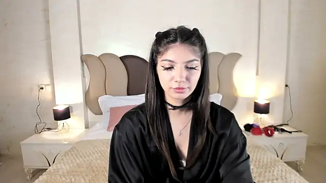 Snapshot of Helly_Moon chatting on October 2025 06:36:01 PM Helly Moon online show from October 2025 06:36:01 PM