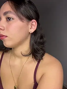 Capricho 01 online show from March 2026 06:12:01 PM