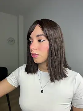 Capricho 01 online show from April 2026 06:02:01 PM